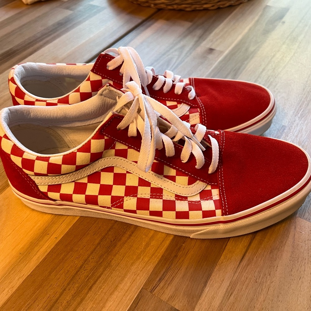Vans Men’s Red and White Checkered Old School Sneakers Size 12 / EU 46 NEW